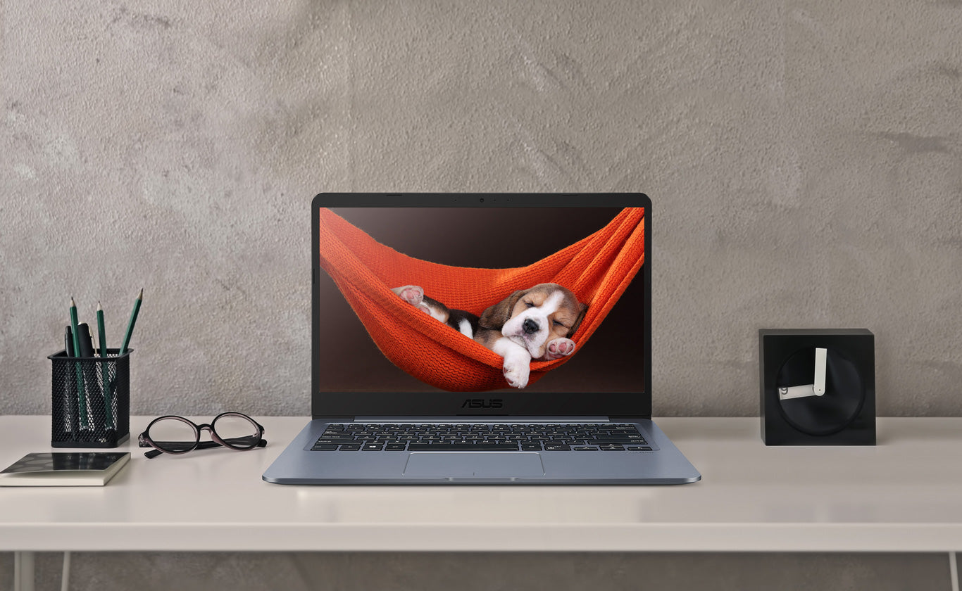 🔥 Oferta exclusiva Innovex Store: Llevate tu Notebook Asus E410KA-CL464 con Windows 11, potencia y estilo al mejor precio… ¡y recibí de regalo un Smartwatch de última generación!