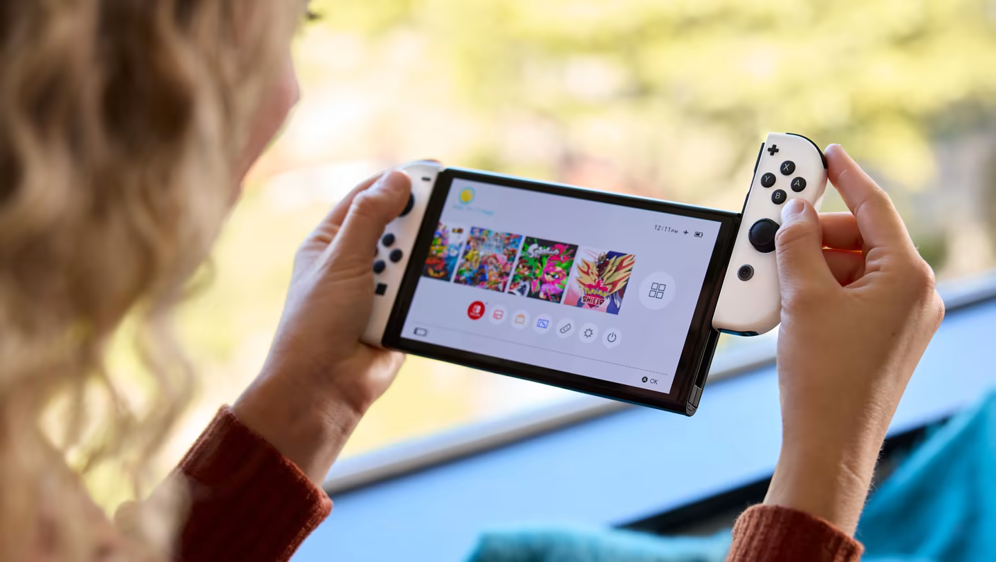 Nintendo Switch OLED 64GB – Pantalla OLED 7” · 3 Modos de Juego · Edición Premium